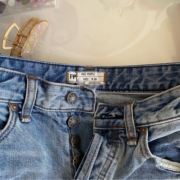 FREE PEOPLE MINI SHORTS - Picture 4 of 8